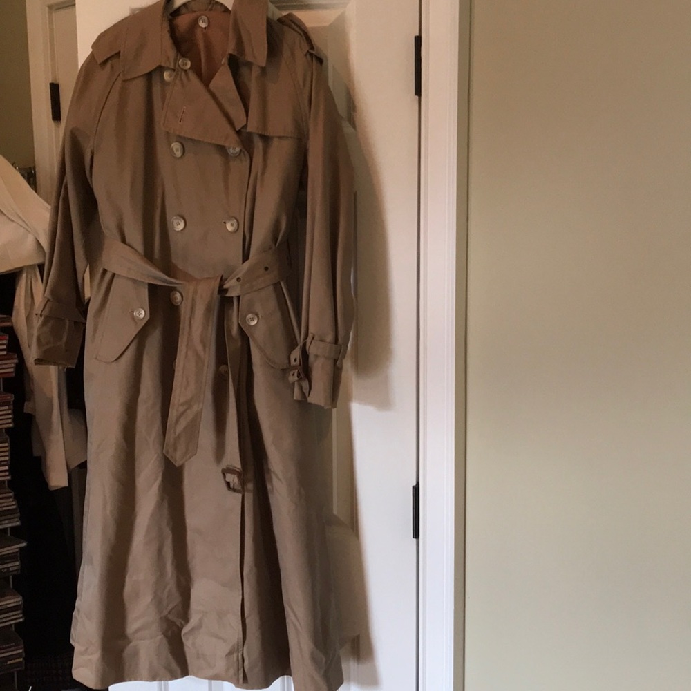 Burberry like 3/4 length trench coat taupe
